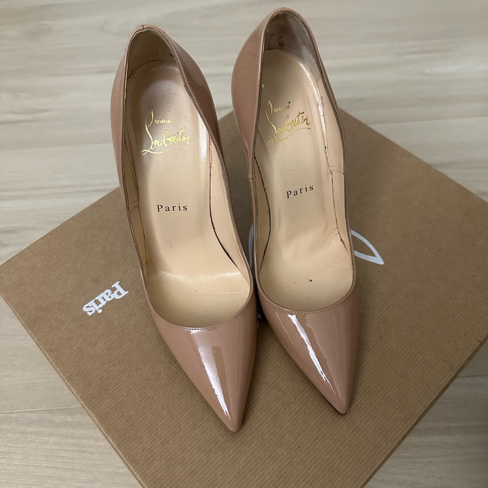 Christian Louboutin So Kate Heels
